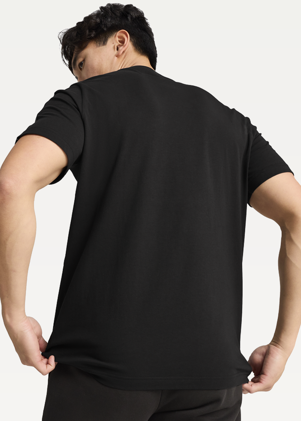 Футболка мужская PUMA ESS TAPE Tee черного цвета