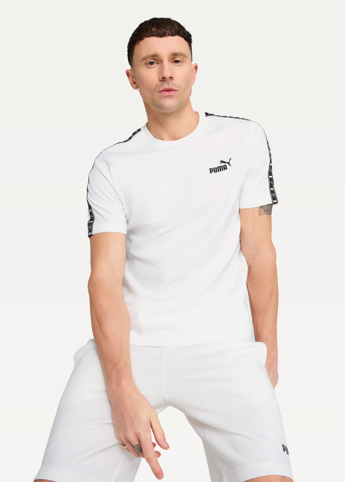 Футболка мужская PUMA ESS TAPE Tee Black белого цвета