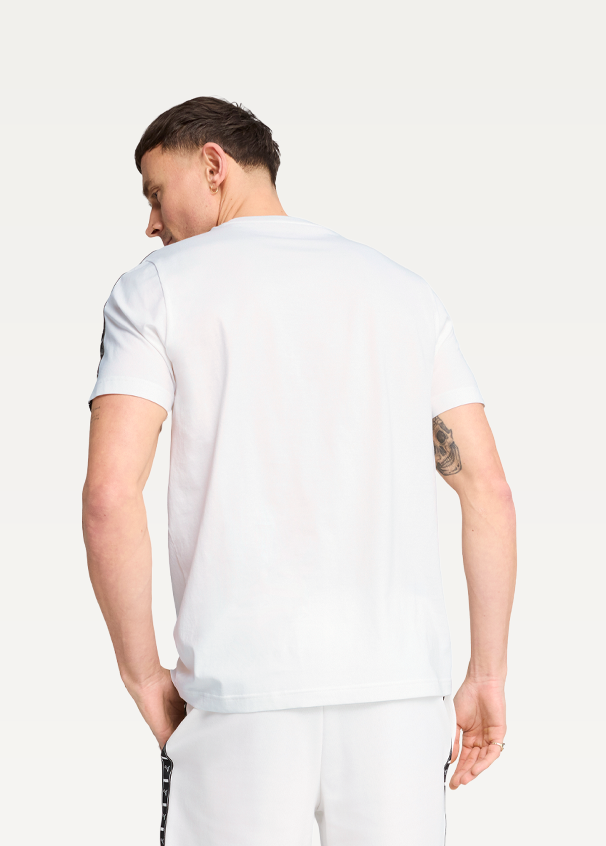 Футболка мужская PUMA ESS TAPE Tee Black белого цвета