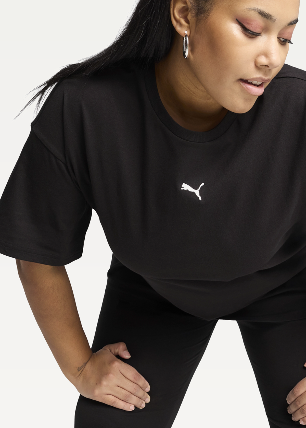 Футболка жіноча PUMA ESS Relaxed Tee чорного кольору