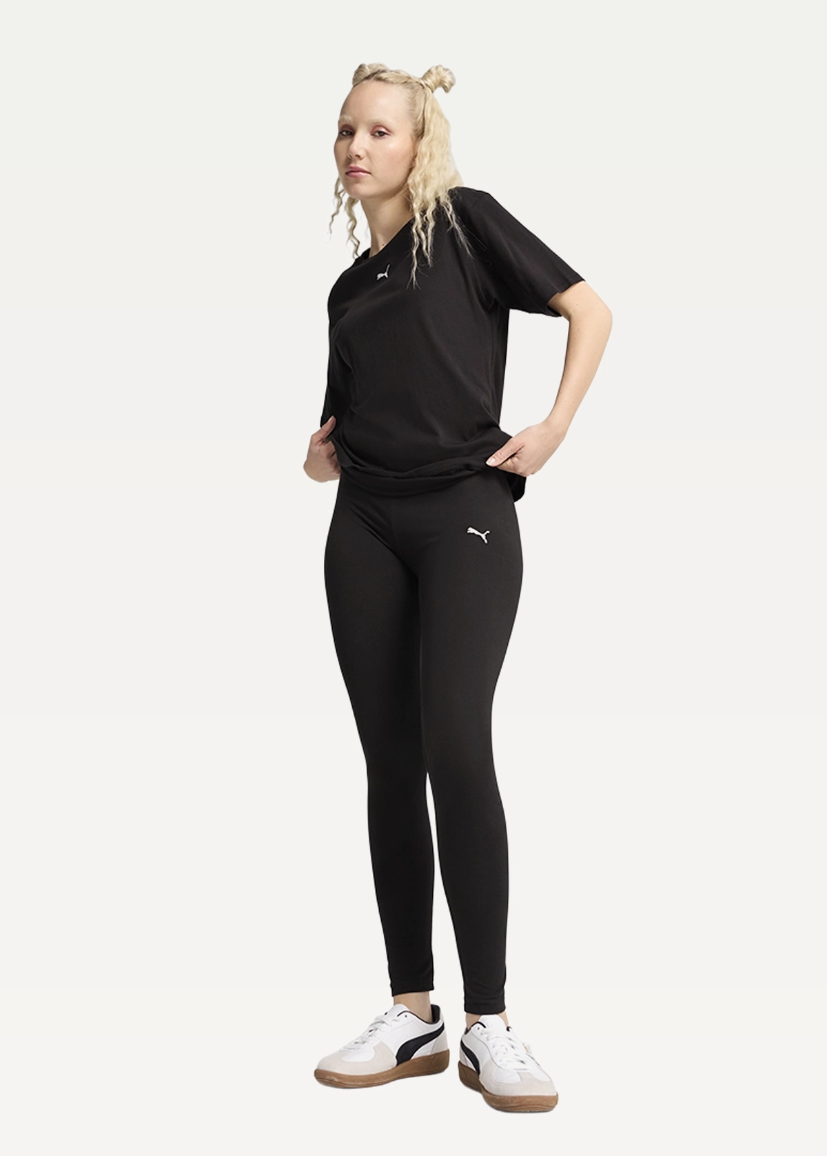 Футболка жіноча PUMA ESS Relaxed Tee чорного кольору