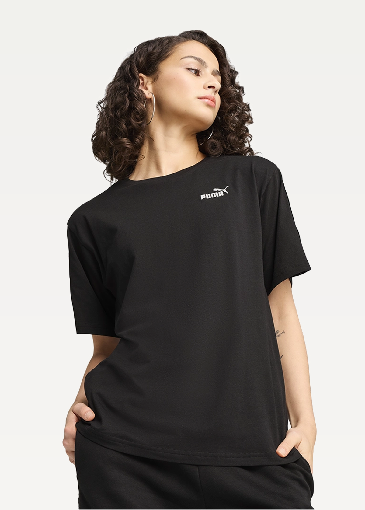 Футболка жіноча PUMA TAPE Relaxed Tee чорного кольору