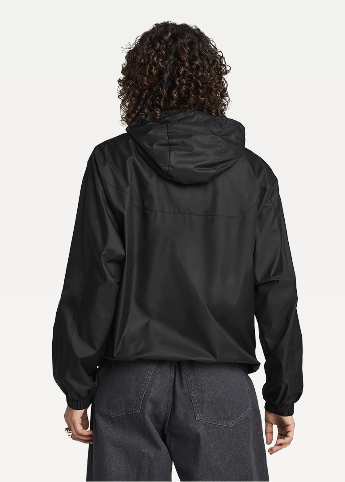 Вітрівка жіноча PUMA ESS Relaxed Windbreaker чорного кольору