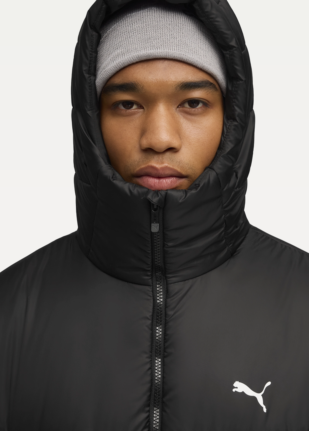 Куртка чоловіча PUMA ESS Hooded Padded Jacket чорного кольору