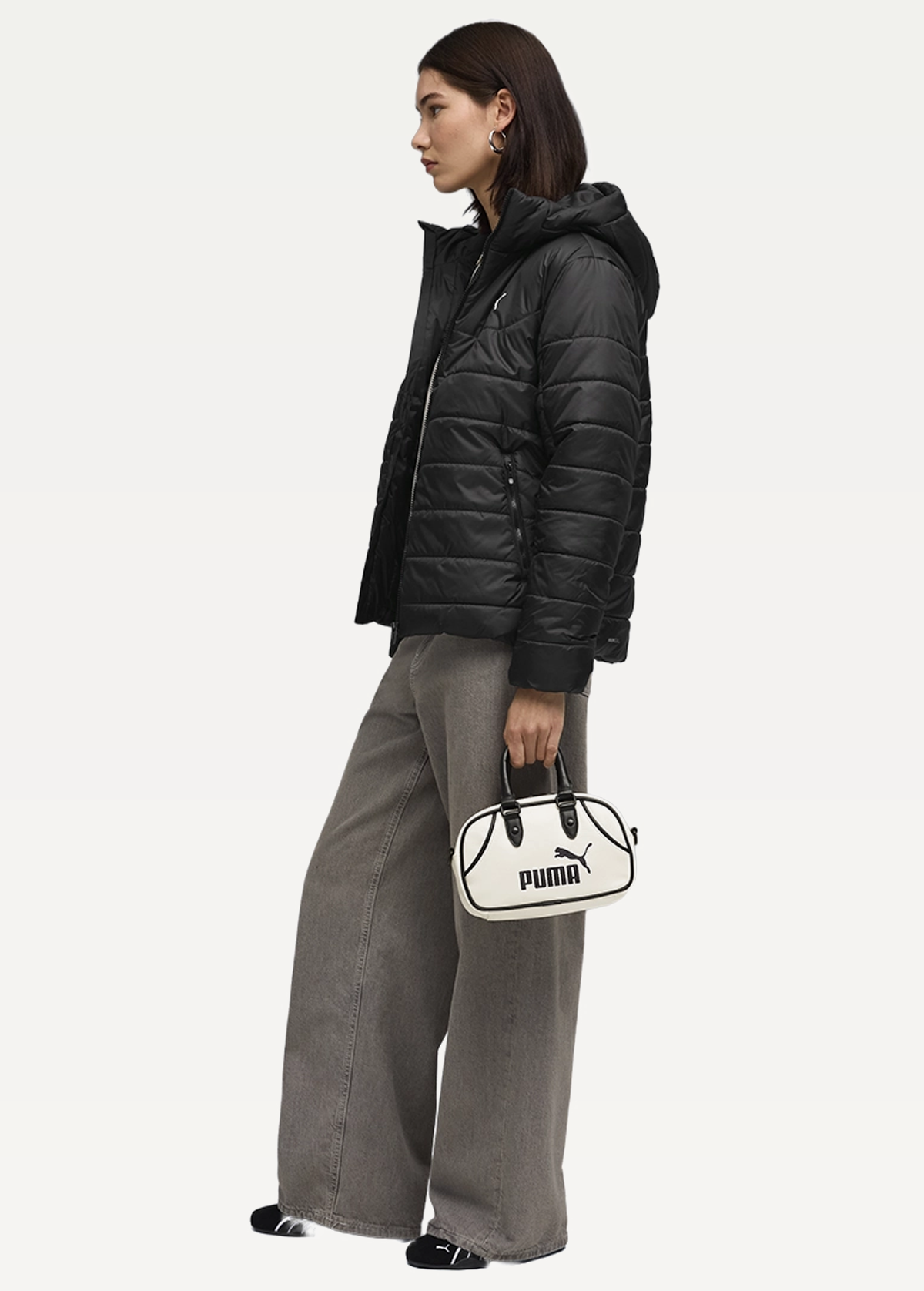 Куртка женская PUMA ESS Hooded Padded Jacket черного цвета