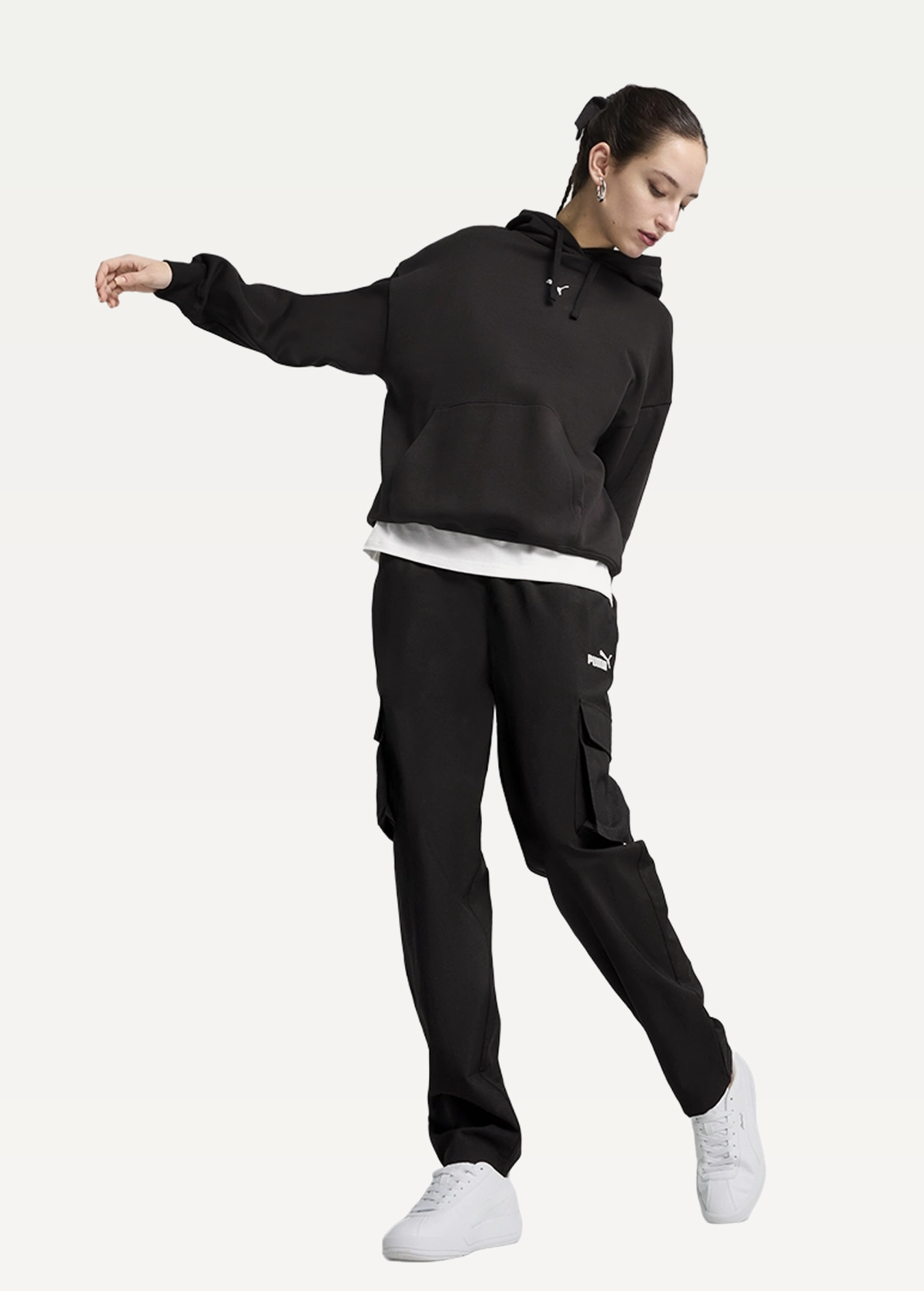 Худі жіноче PUMA ESS Oversized Hoodie чорного кольору