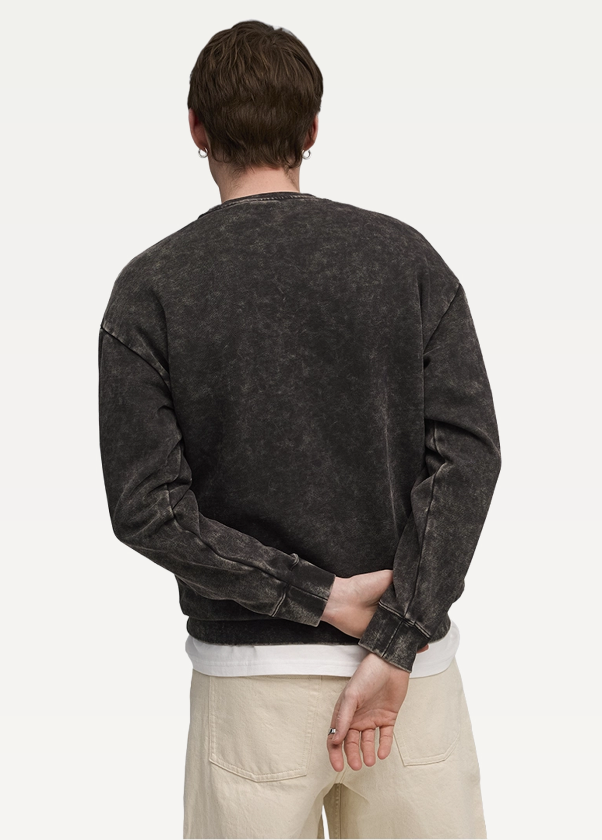 Світшот чоловічий PUMA ESS ELEVATED Wash Crew чорного кольору