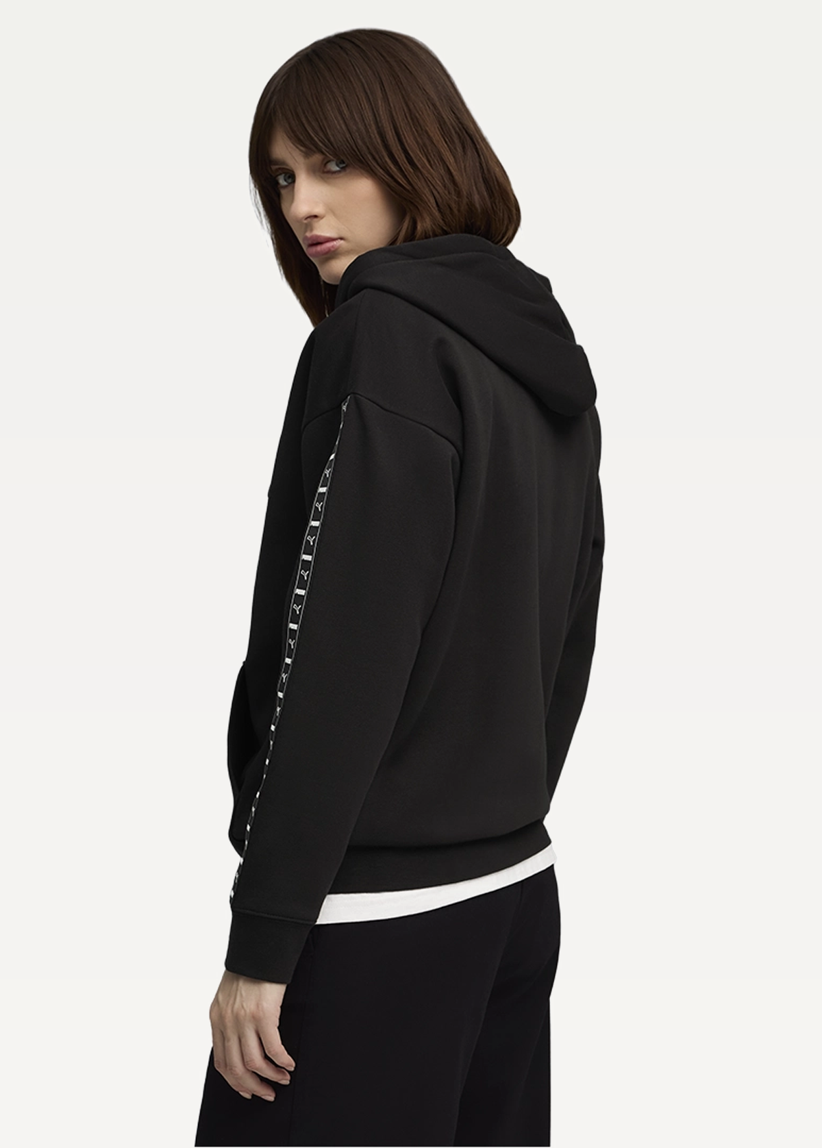 Худі жіноче PUMA ESS TAPE Full-Zip Hoodie Black чорного кольору