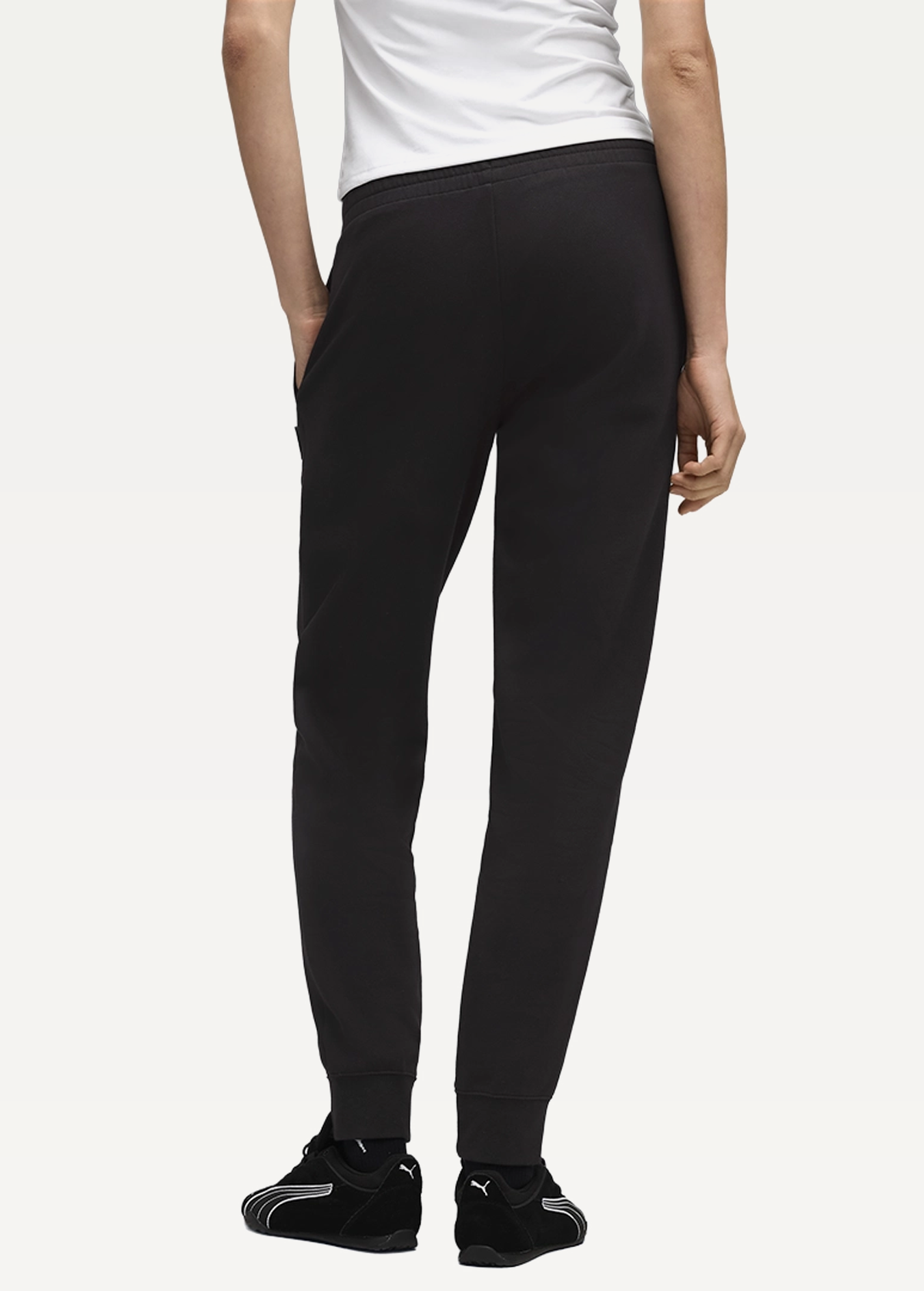 Спортивні штани жіночі PUMA ESS ELEVATED Black Sweatpants чорного кольору