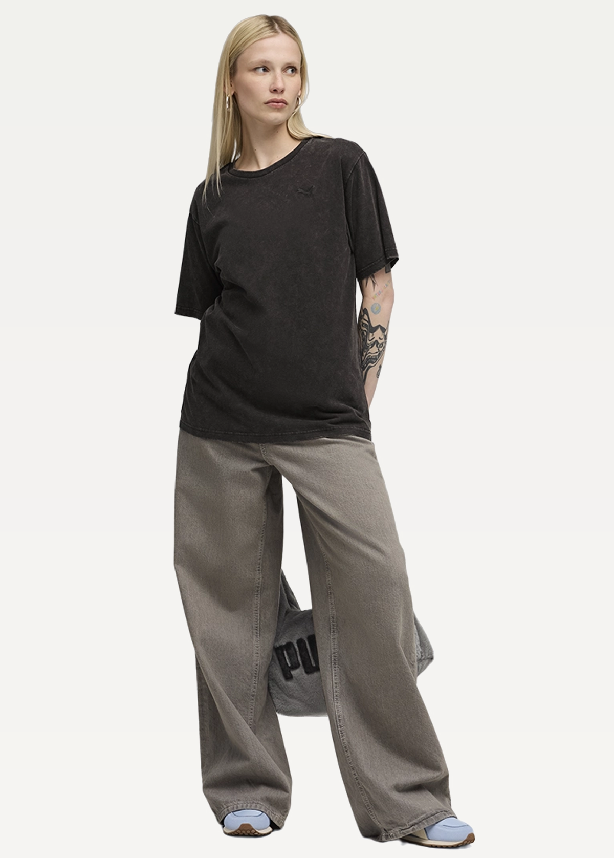 Футболка жіноча PUMA ESS ELEVATED Wash Tee чорного кольору