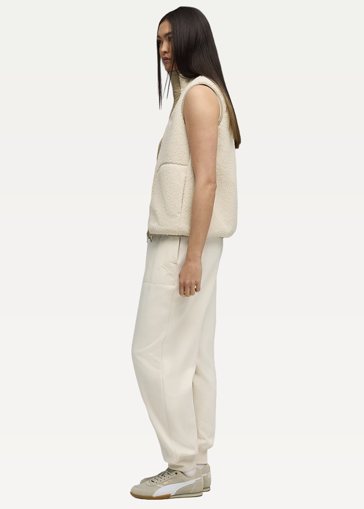 Спортивні штани жіночі  PUMA HER Comfort Sweatpants Alpine Snow