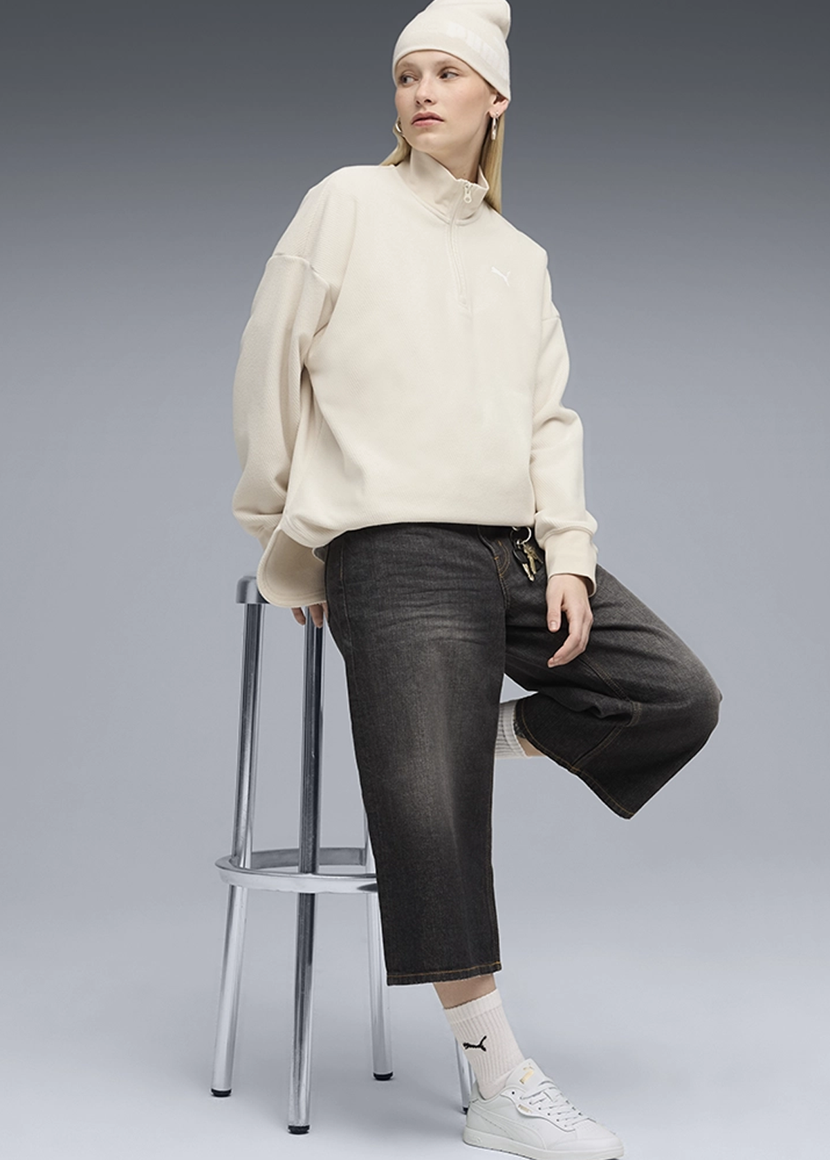 Світшот жіночий PUMA HER Half-Zip Winterized Crew Alpine Snow