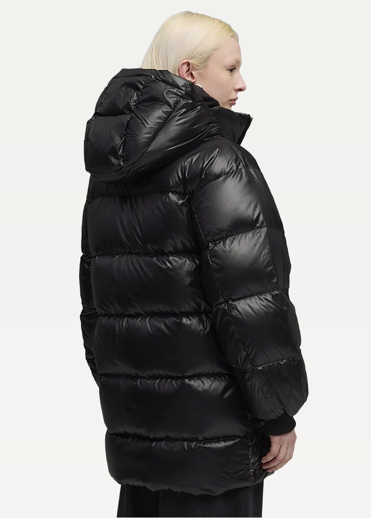 Куртка пуховик жіночий PUMA Style Hooded Down Jacket чорного кольору