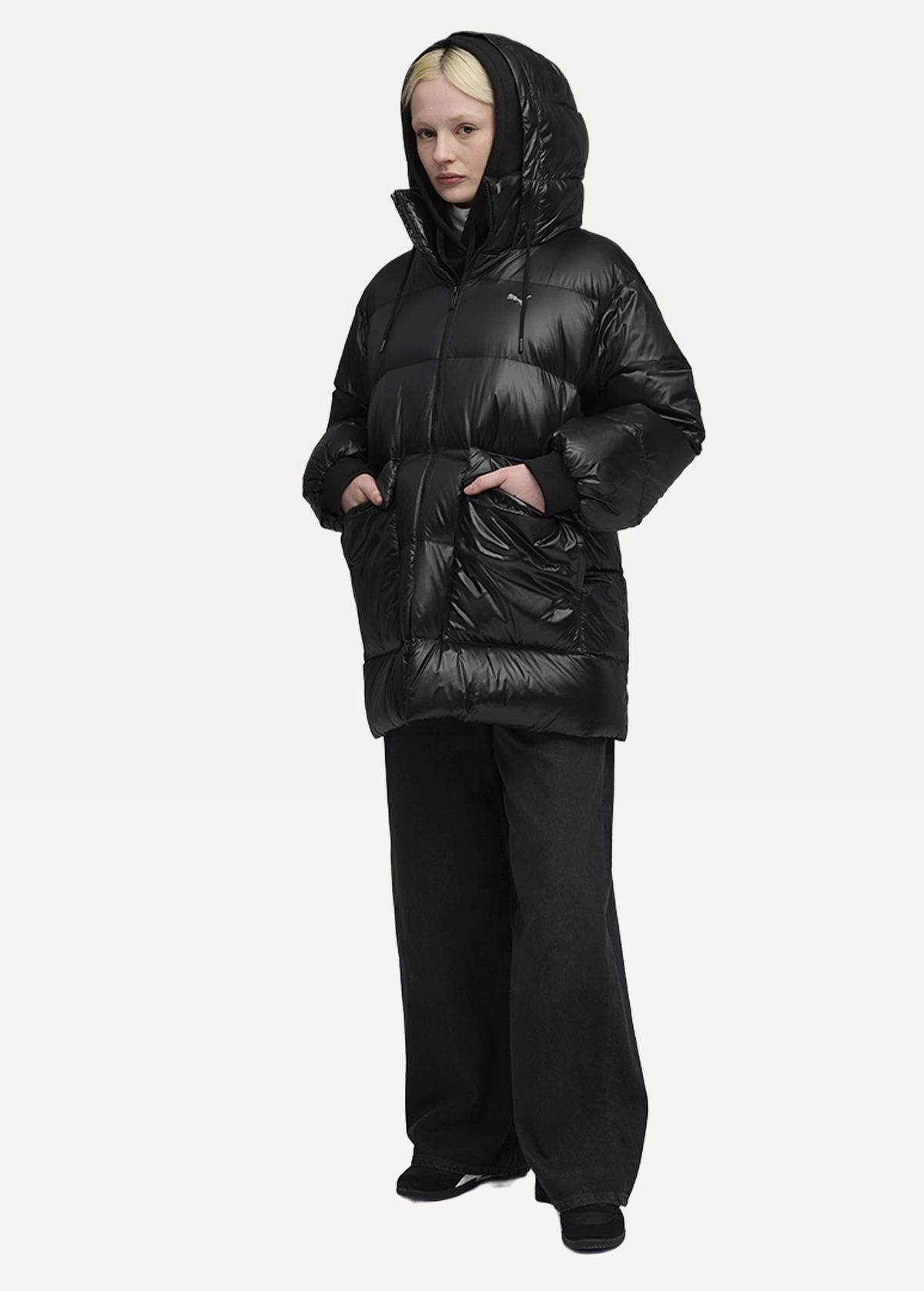 Куртка пуховик жіночий PUMA Style Hooded Down Jacket чорного кольору