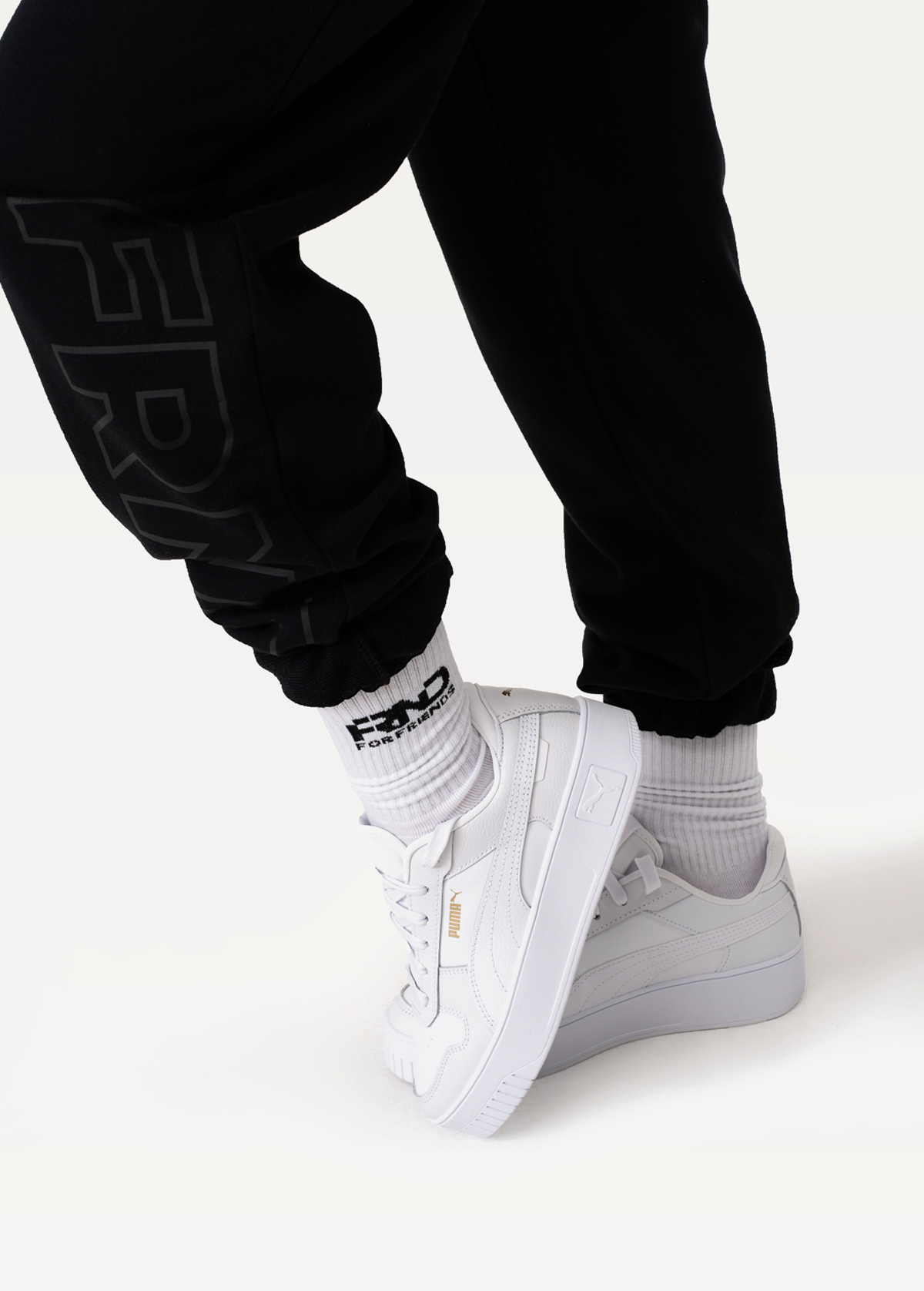 Штани FRND FOR FRIENDS Belle чорного кольору