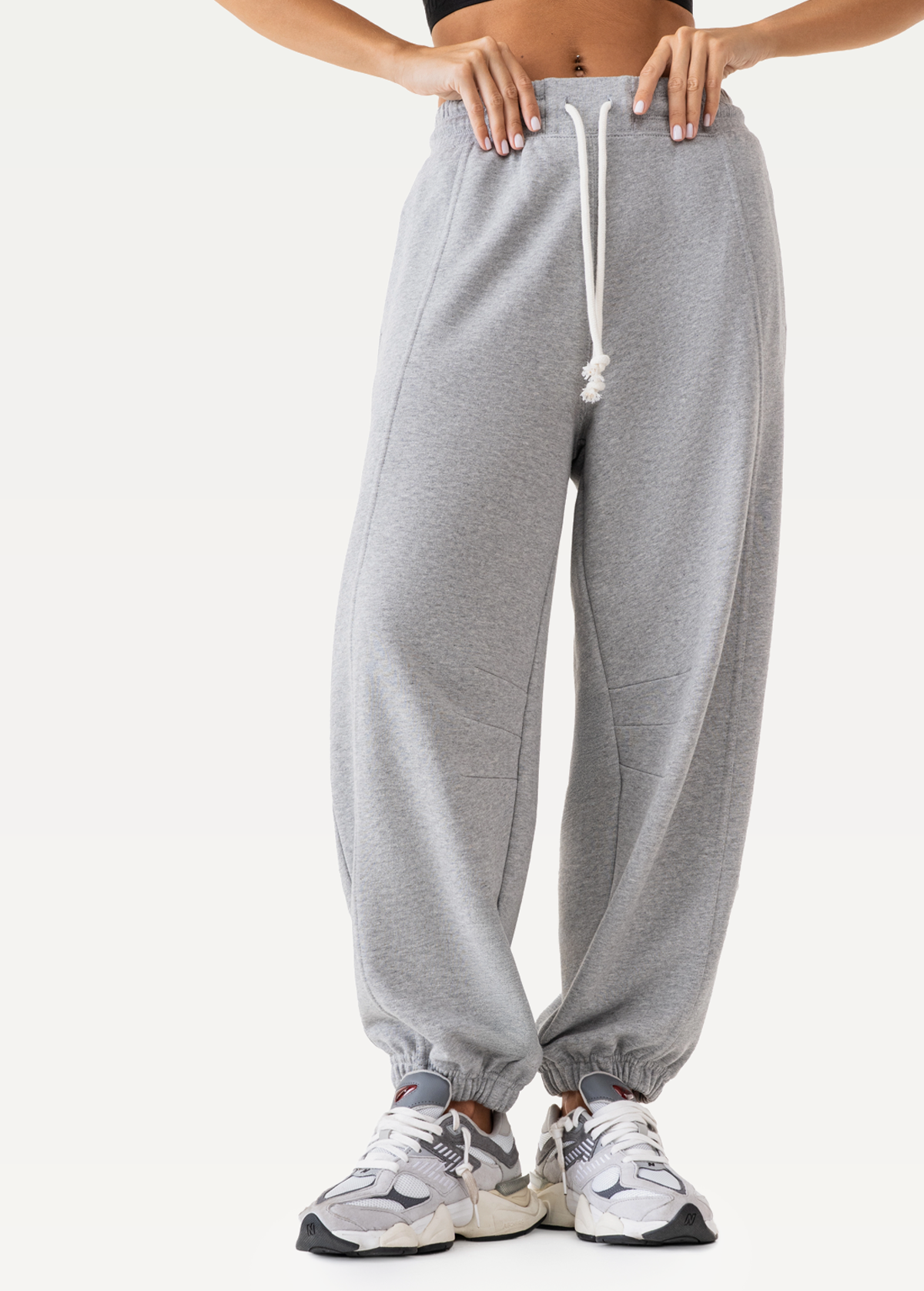 Штани жіночі FRND FOR FRIENDS Shape кольору світло-сірий меланж