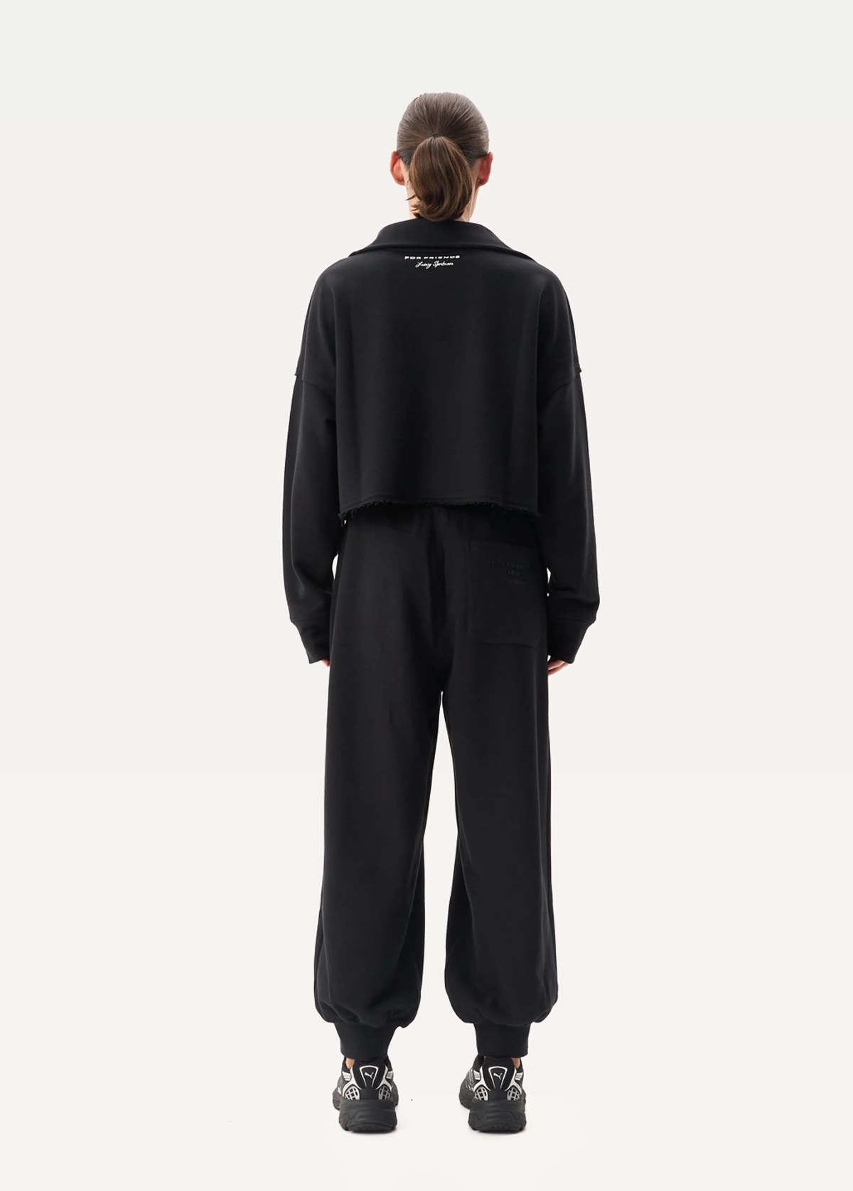 Свитшот FRND FOR FRIENDS женский Naomi черного цвета