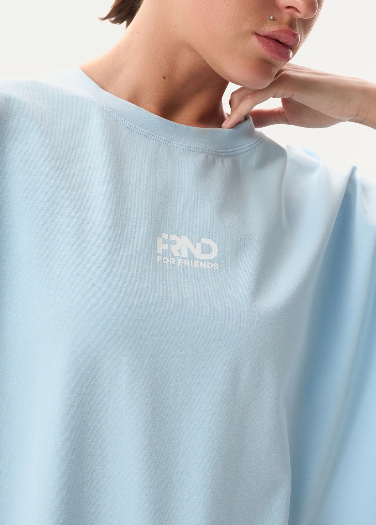 Футболка FRND FOR FRIENDS Volume женская небесно-голубого цвета