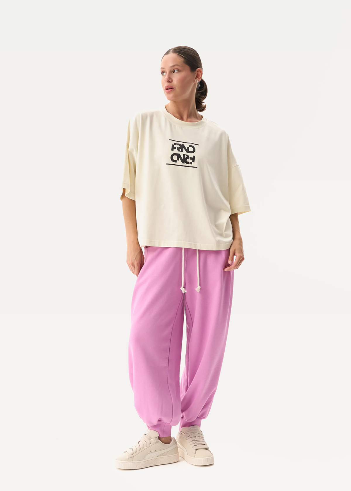 Футболка FRND FOR FRIENDS Woman молочного кольору