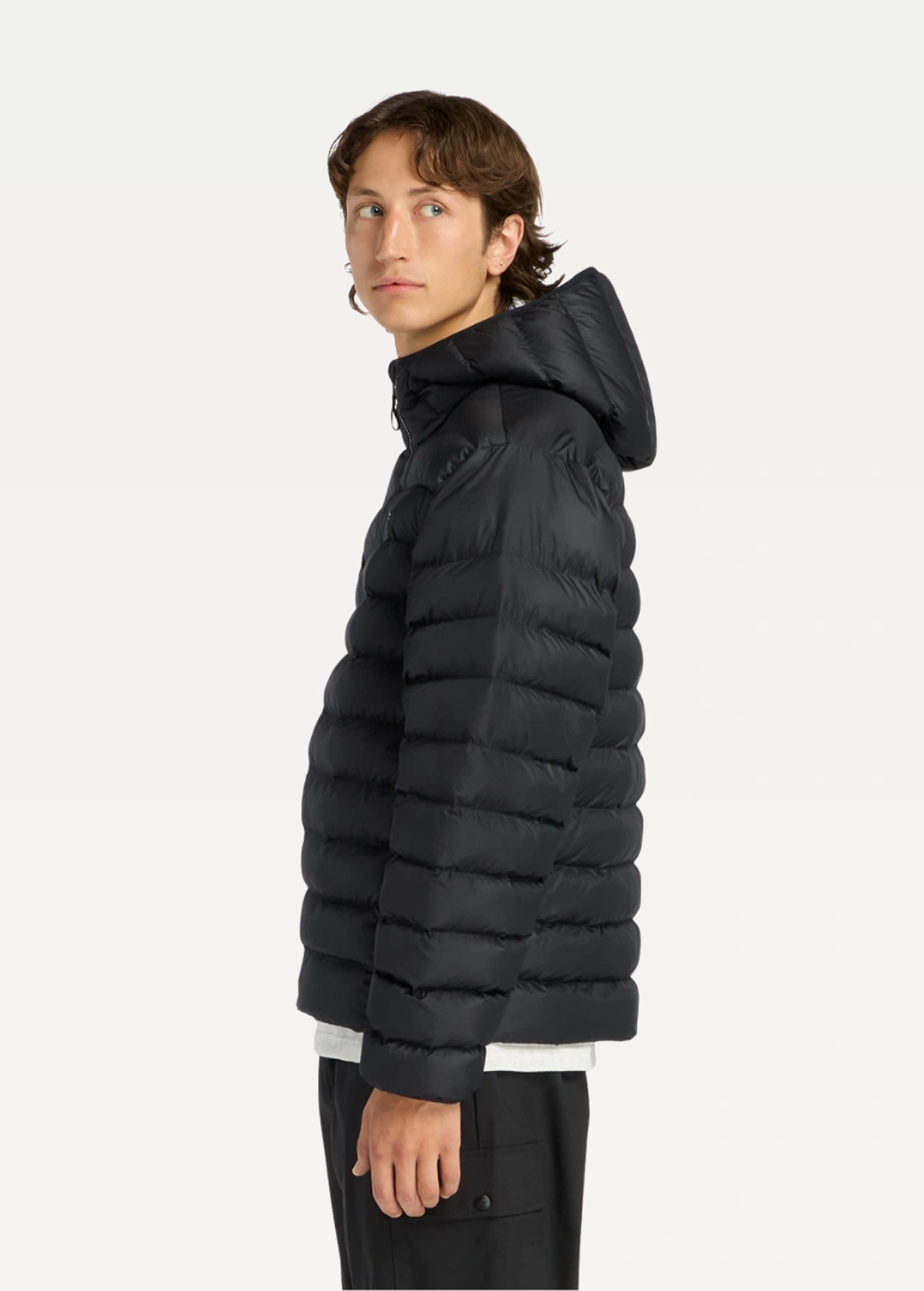 Куртка мужская New Balance Hooded Puffer черного цвета