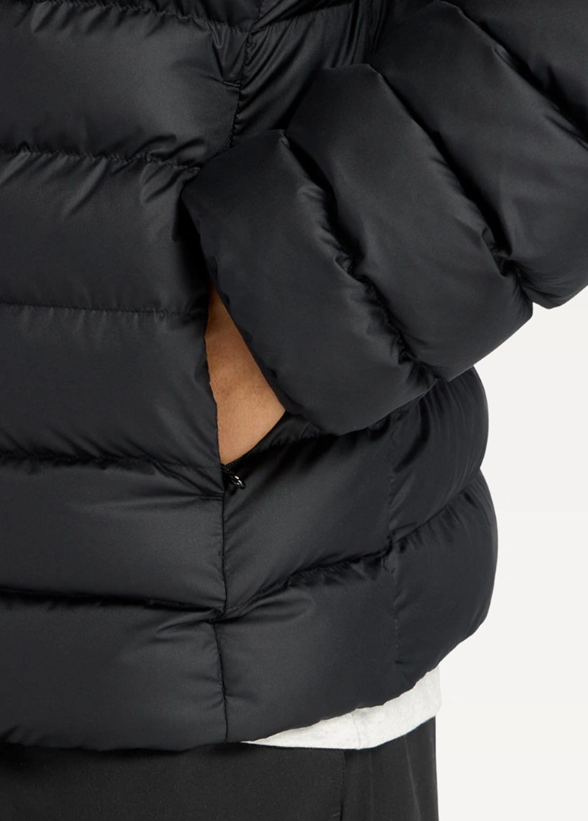 Куртка мужская New Balance Hooded Puffer черного цвета