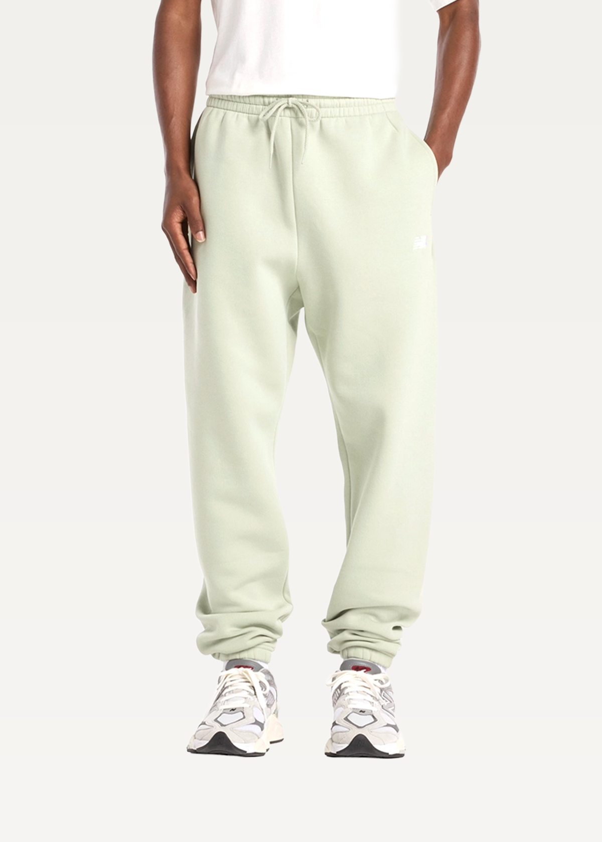 Штаны мужские New Balance Essentials зеленого цвета