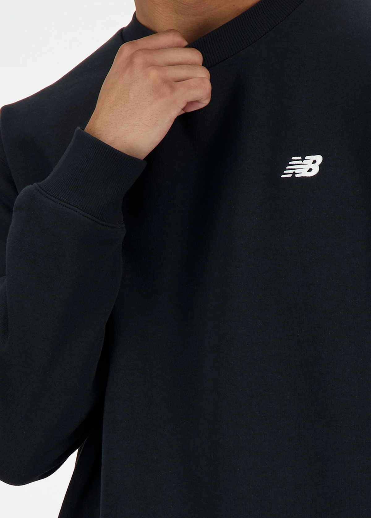 Свитшот мужской New Balance Sport Essentials Fleece черного цвета