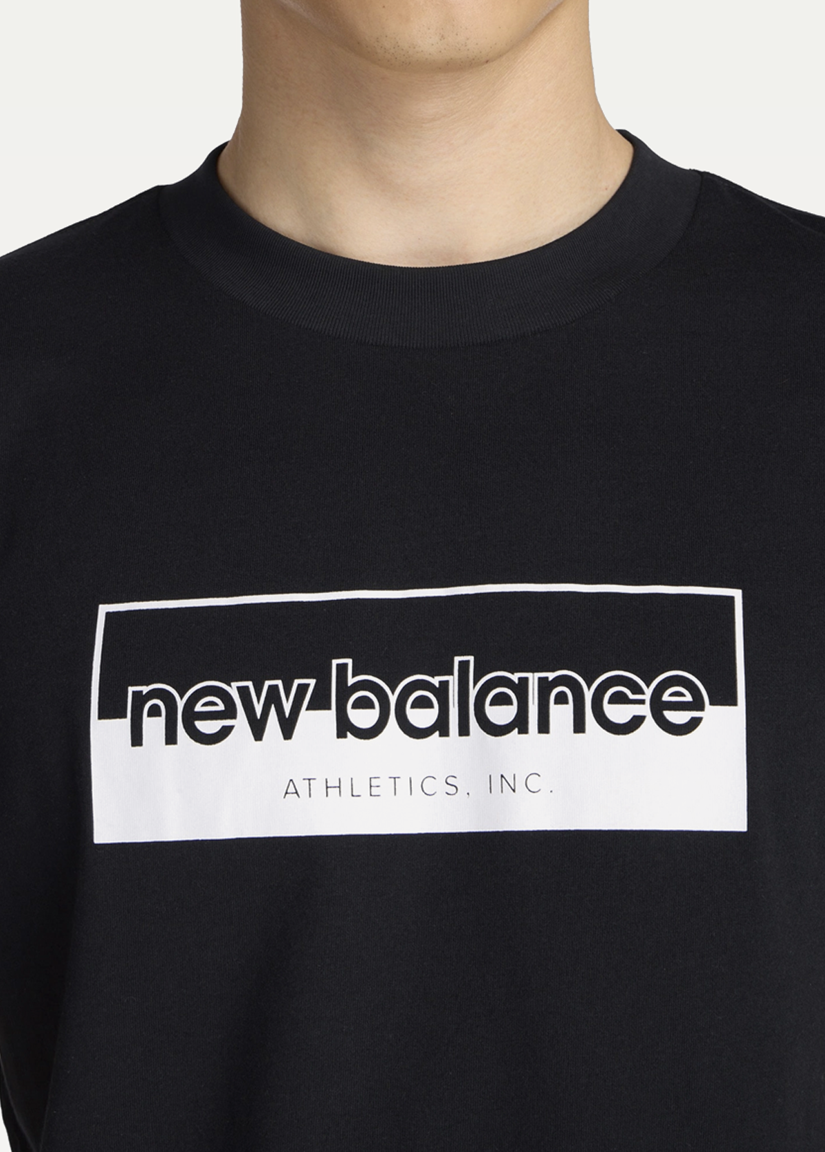 Футболка чоловіча New Balance Rectangular Logo чорного кольору