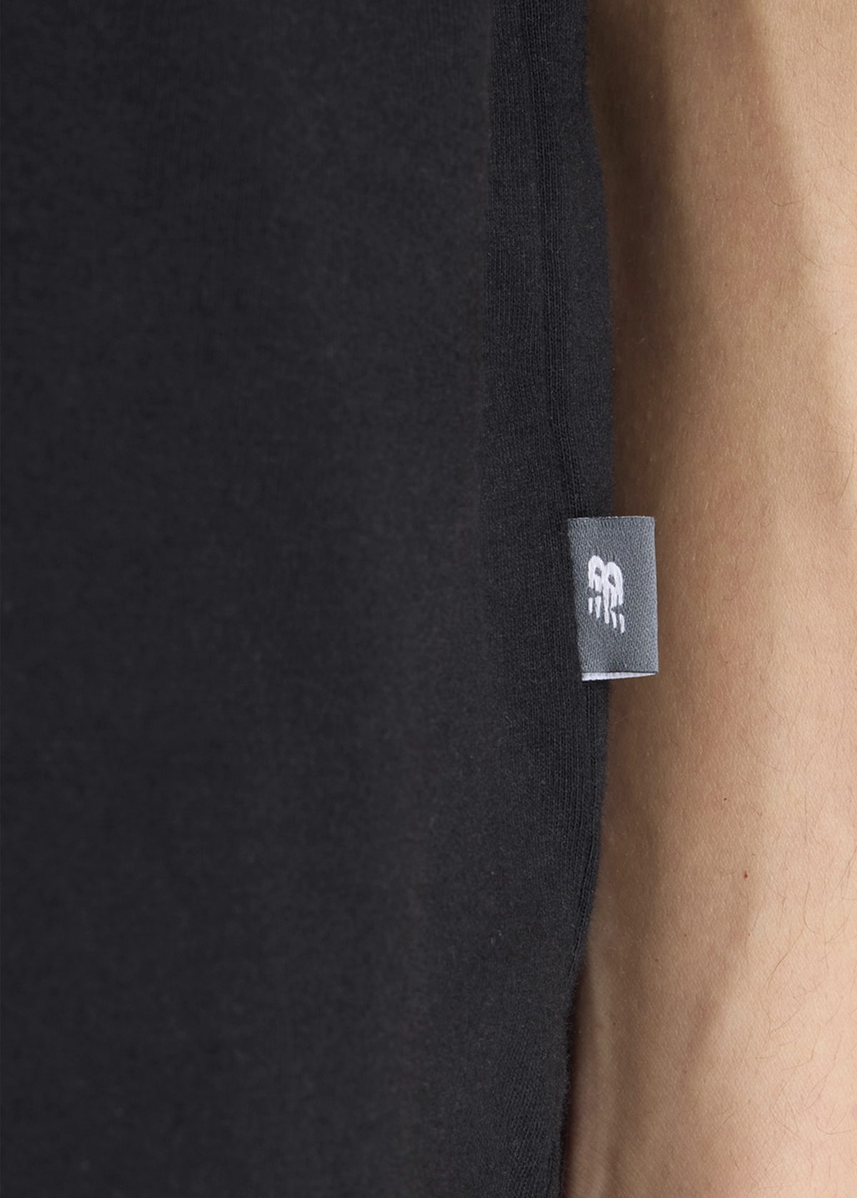 Футболка чоловіча New Balance Rectangular Logo чорного кольору