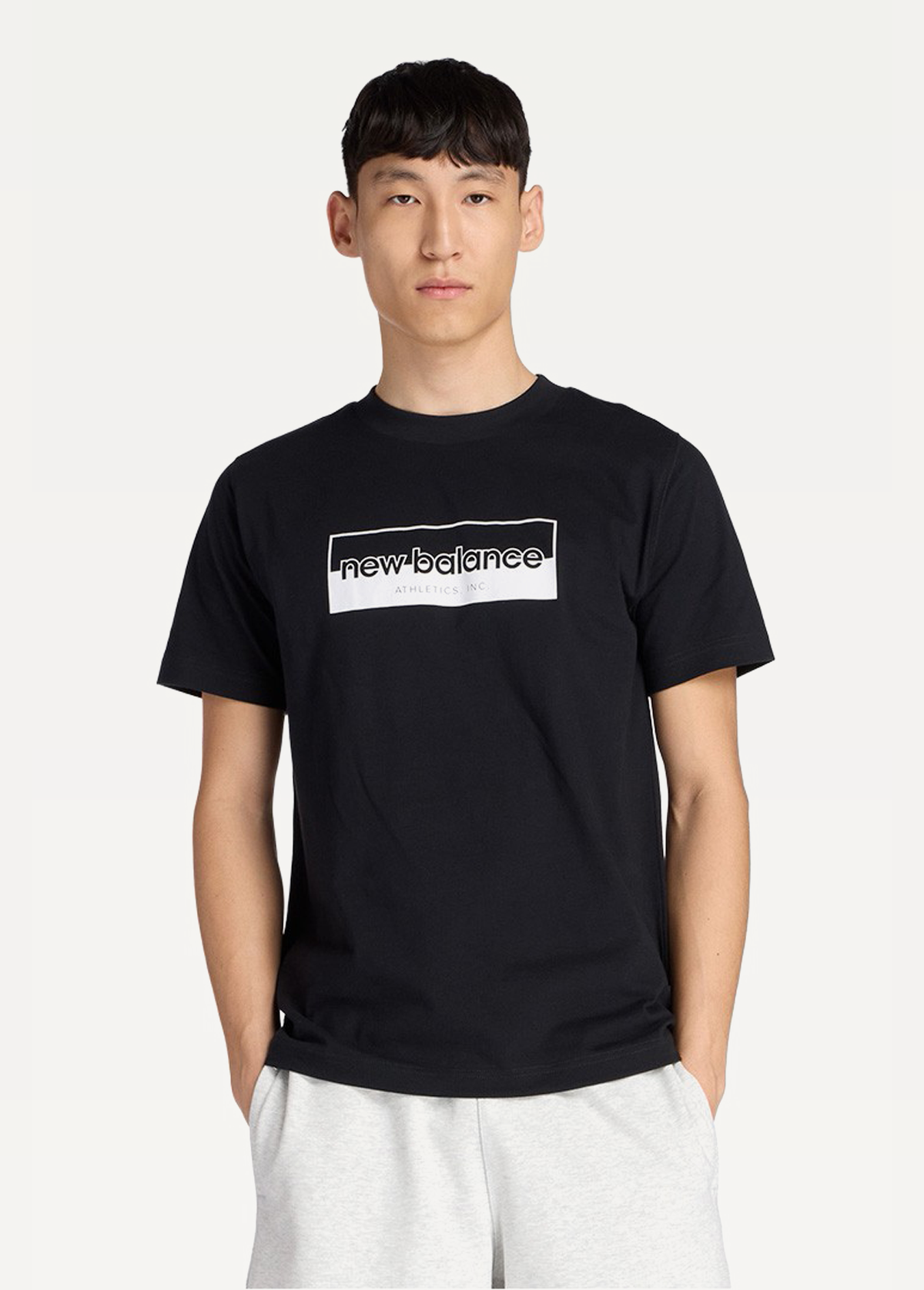 Футболка чоловіча New Balance Rectangular Logo чорного кольору