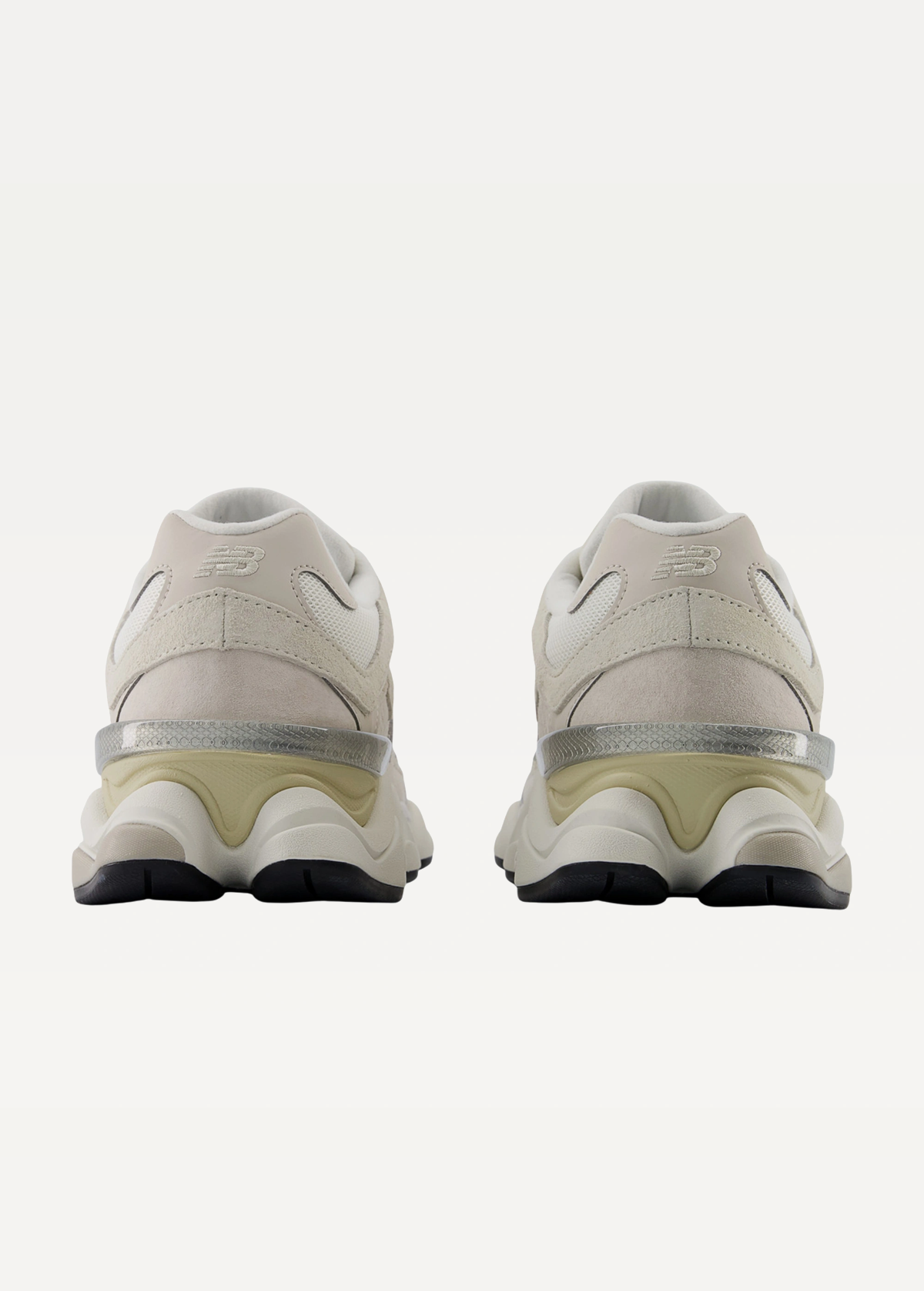 Кросівки жіночі New Balance 9060 бежевого кольору