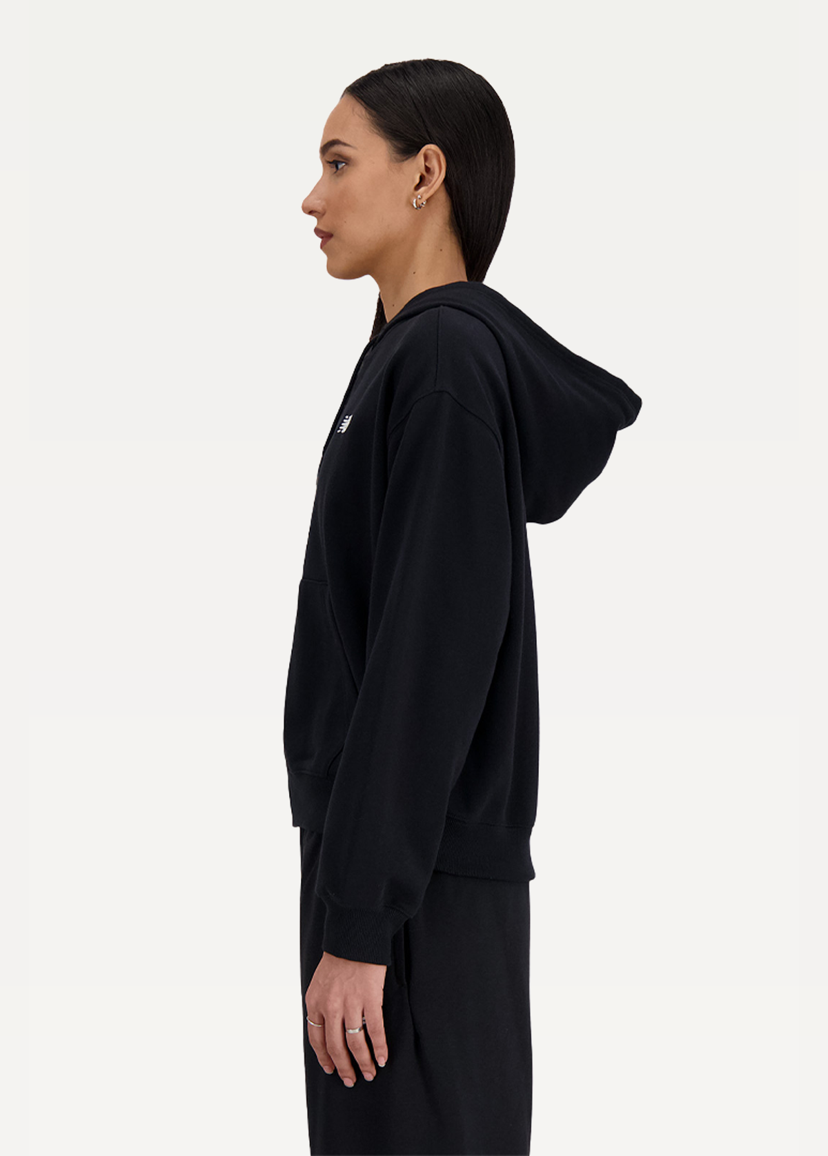 Худі жіноче New Balance Essentials Fleece FZ чорного кольору