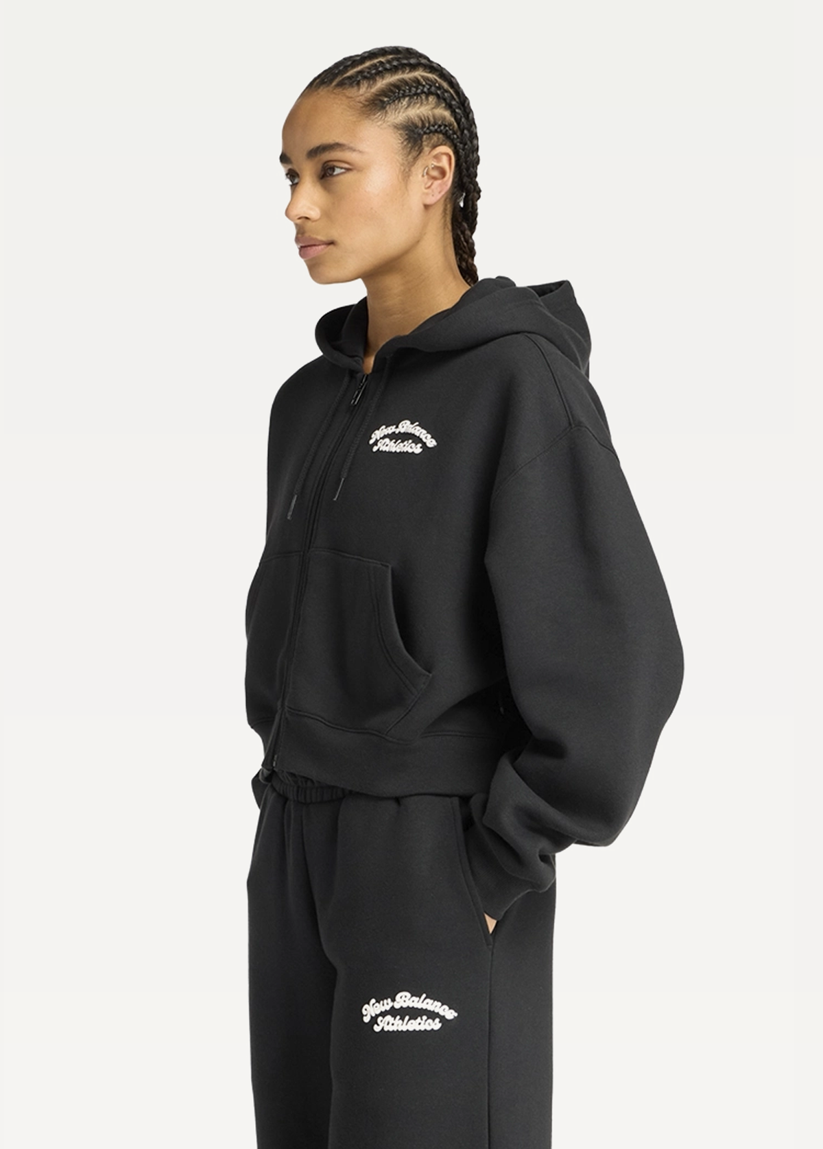 Худі жіноче New Balance Linear Full Zip чорного кольору