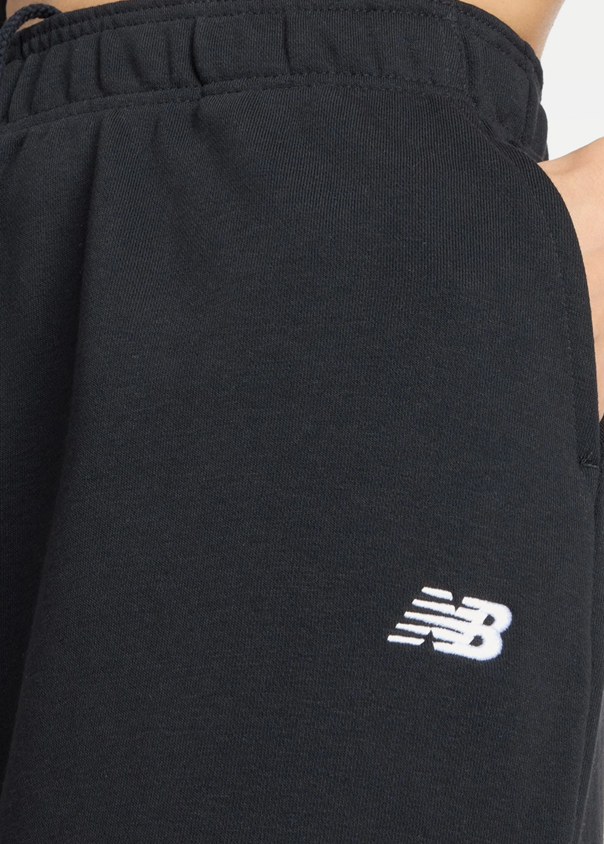 Штаны женские New Balance NB Small Logo черного цвета