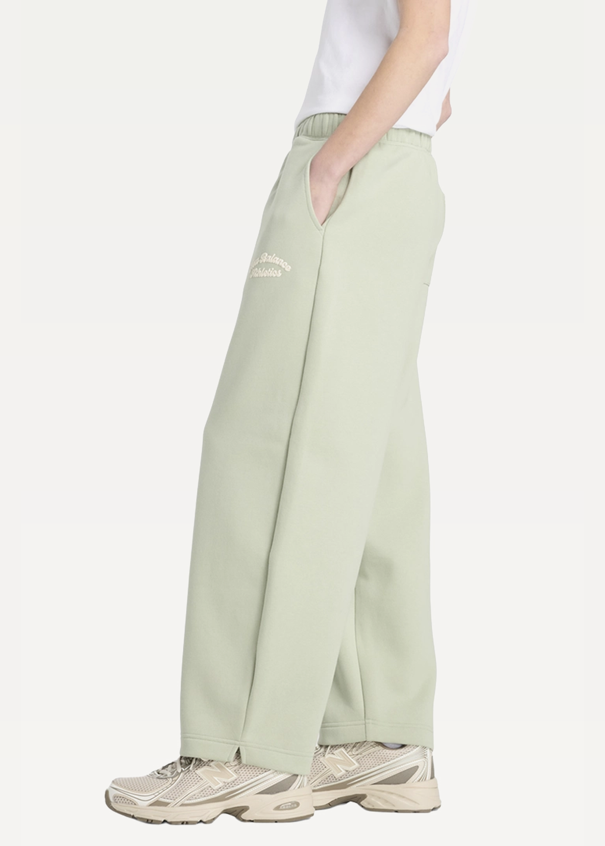 Штани жіночі New Balance Linear Heritage зеленого кольору