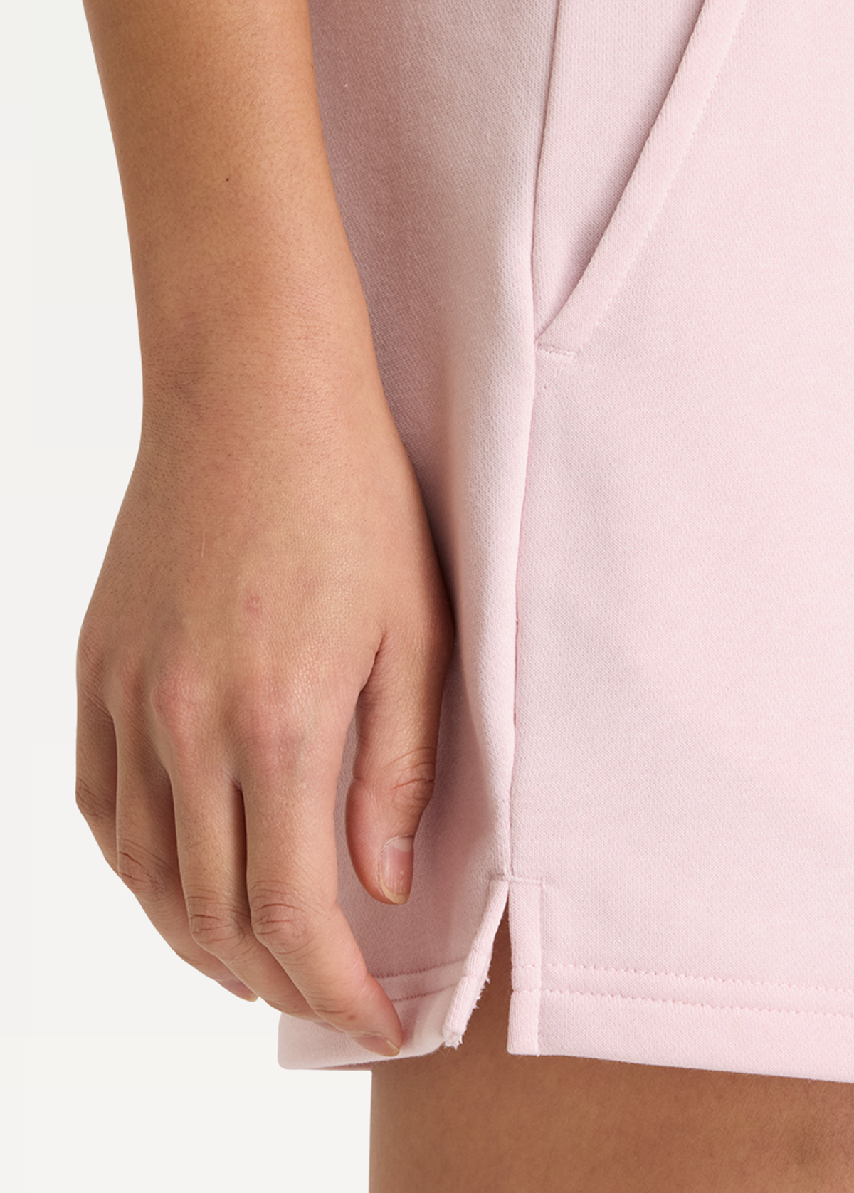 Шорты женские New Balance Sport Essentials FT розового цвета