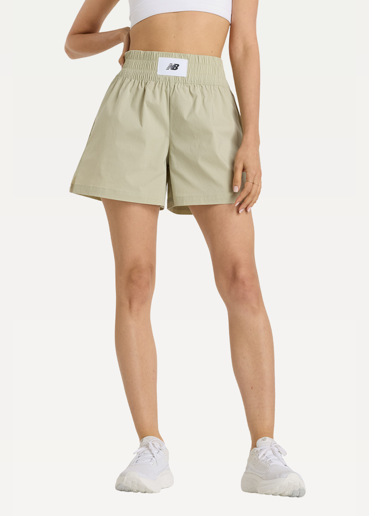 Шорты женские New Balance Pull On Boxer оливкового цвета