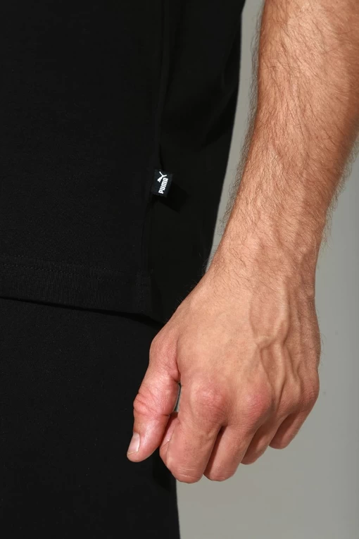 Футболка мужская Puma ESS Small Logo Tee черного цвета