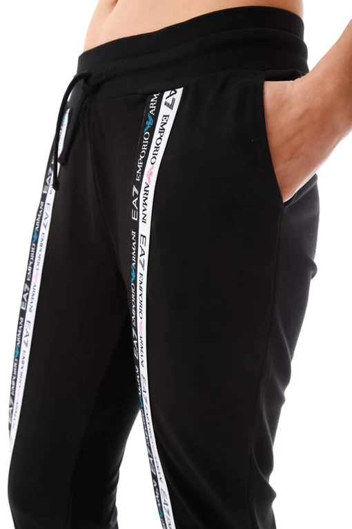 Спортивные штаны EA7 Emporio Armani черного цвета
