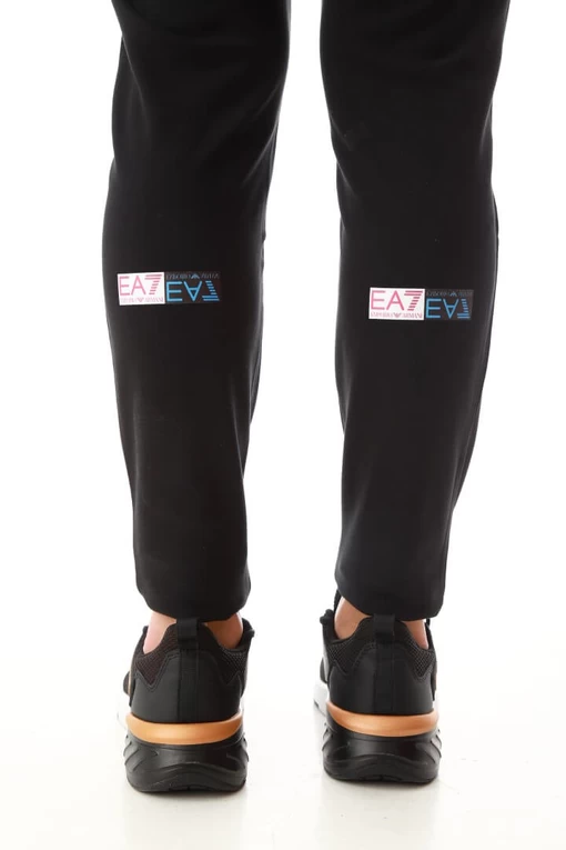 Спортивные штаны EA7 Emporio Armani черного цвета