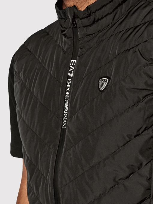 Жилетка мужская EA7 Emporio Armani черного цвета