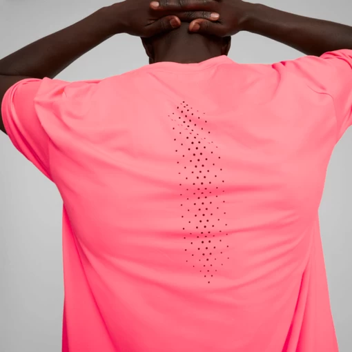Футболка мужская Puma RUN CLOUDSPUN TEE M розового цвета