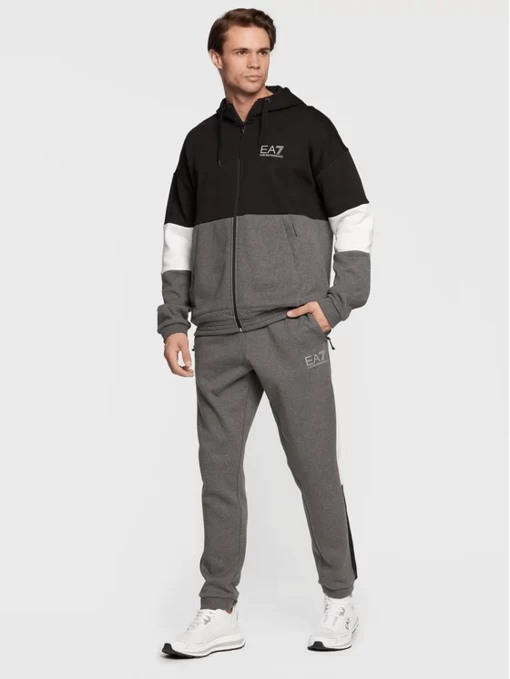 Спортивный костюм мужской EA7 Emporio Armani черно-серого цвета