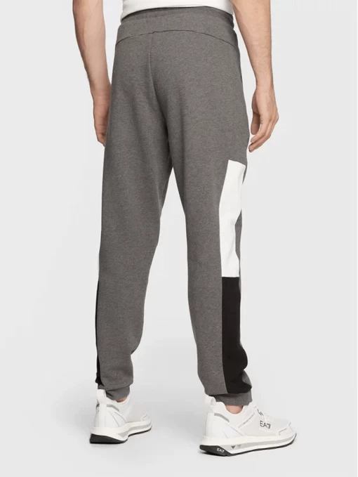 Спортивный костюм мужской EA7 Emporio Armani черно-серого цвета