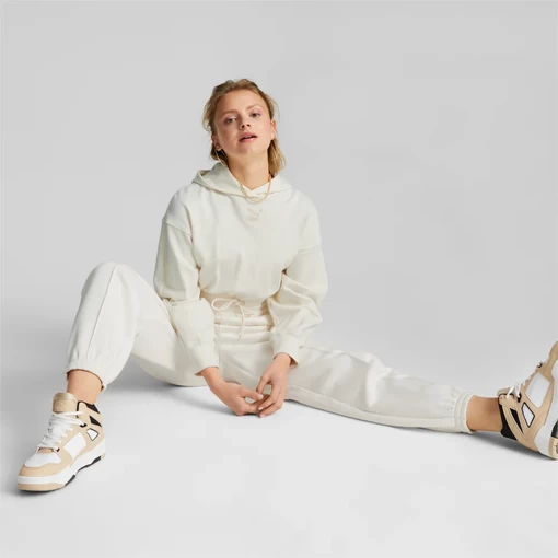 Спортивные штаны женские Puma Classics Sweatpants белого цвета