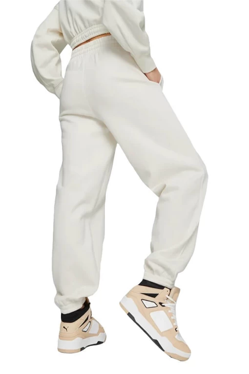 Спортивные штаны женские Puma Classics Sweatpants белого цвета