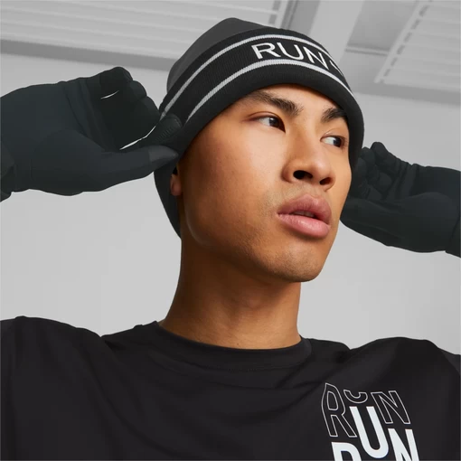 Шапка мужская-женская Puma Classic Running Cuff Beanie черного цвета