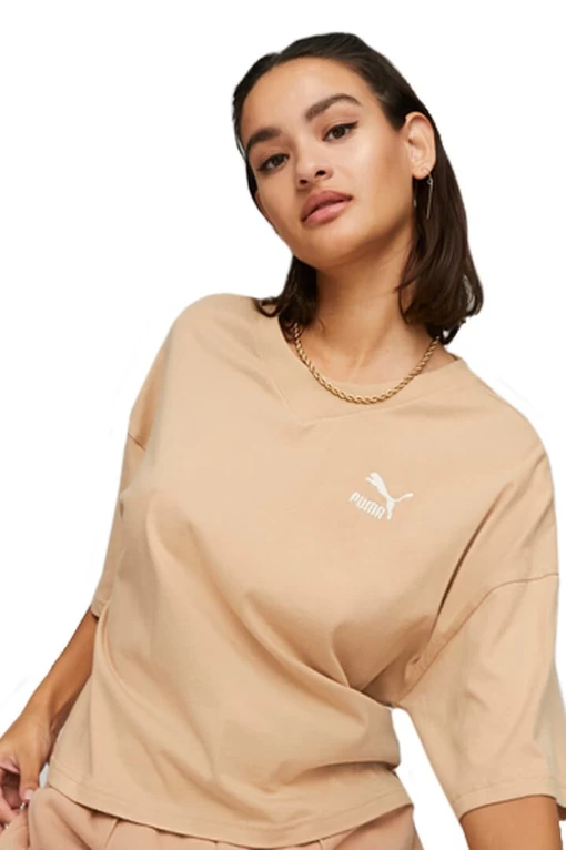 Футболка женская Puma CLASSICS Oversized Tee бежевого цвета