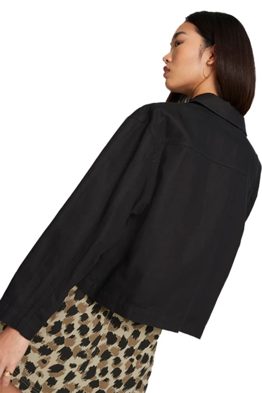 Куртка жіноча Puma Downtown Jacket чорного кольору