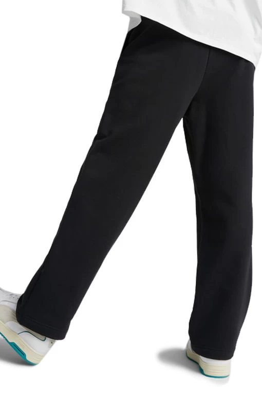 Спортивные штаны мужские Puma Classics Straight Sweatpants черного цвета